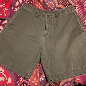 Men’s olive green Nautica brand shorts sz 32
